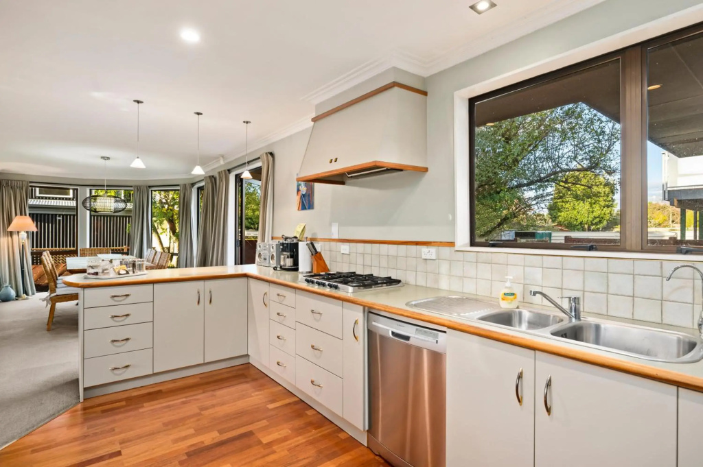 Taupo Escape - Rainbow Point Holiday Home