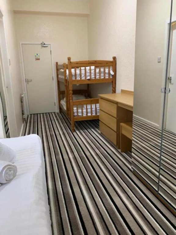 OYO Wave Crest Hotel