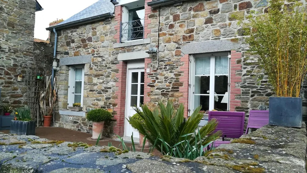 House With 2 Bedrooms in Le Vivier-sur-mer, With Furnished Terrace and Wifi