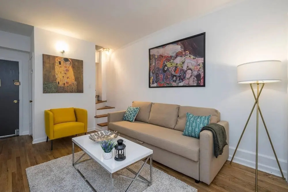 City Center!!! - Gorgeous Apartment With Deck