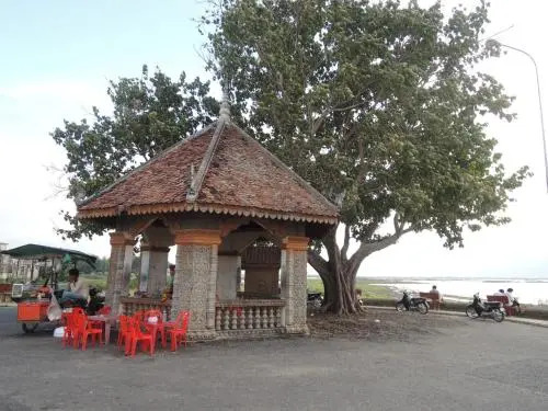 Koeu Chey Chum Neas Guesthouse