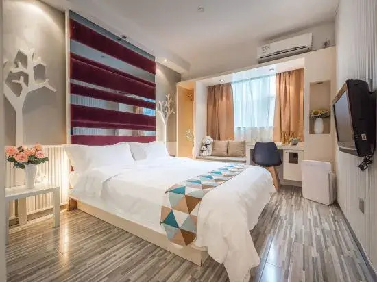 Zhiling Homestay (Five Star Street City Center)