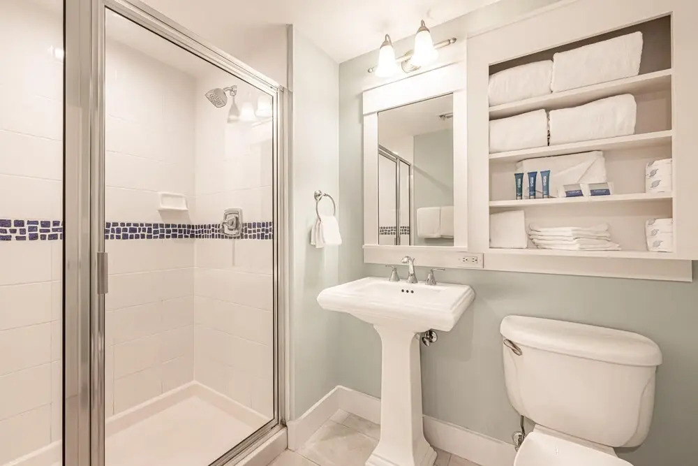 Market Street Inn 337 flr3 1BR 1BA 4