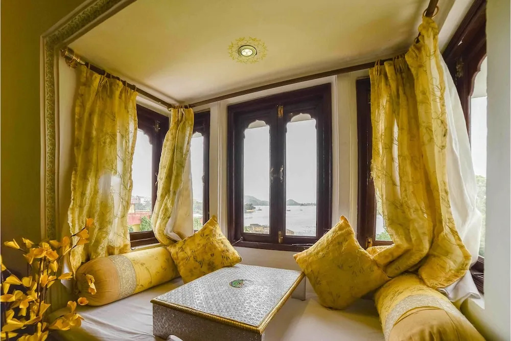 Hotel Sargam Sadan
