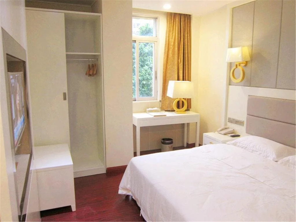 Golden Hotel