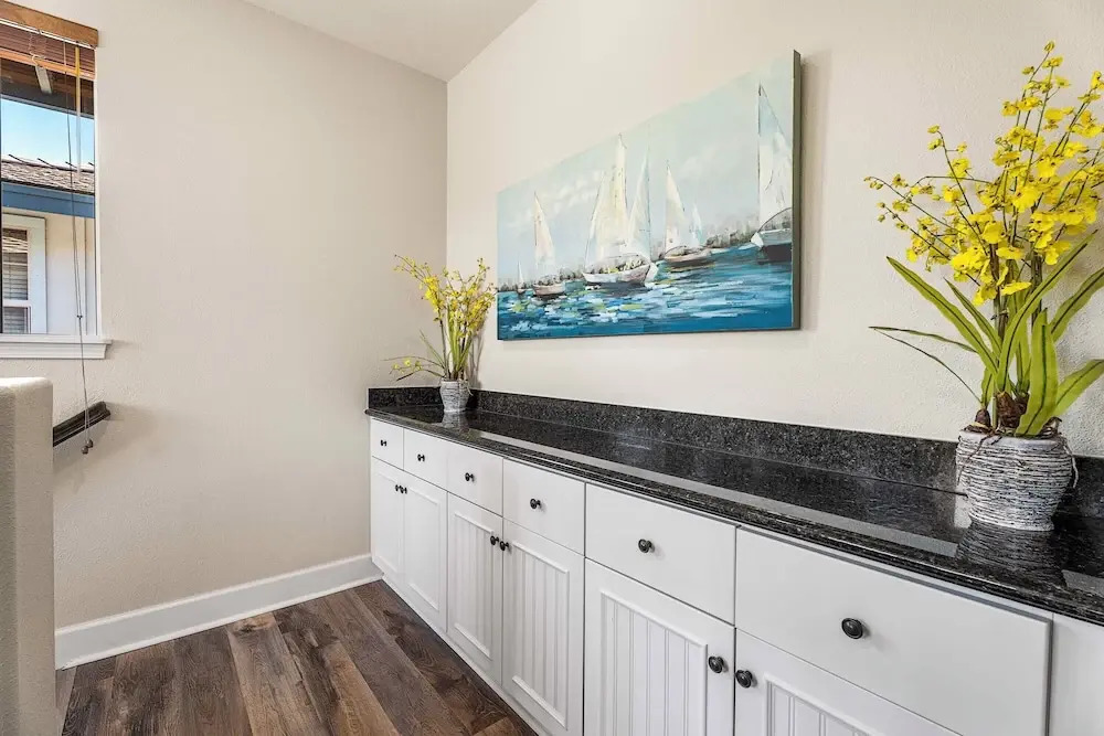Beautiful Townhome - Great Location & Amenities - Vrkcv