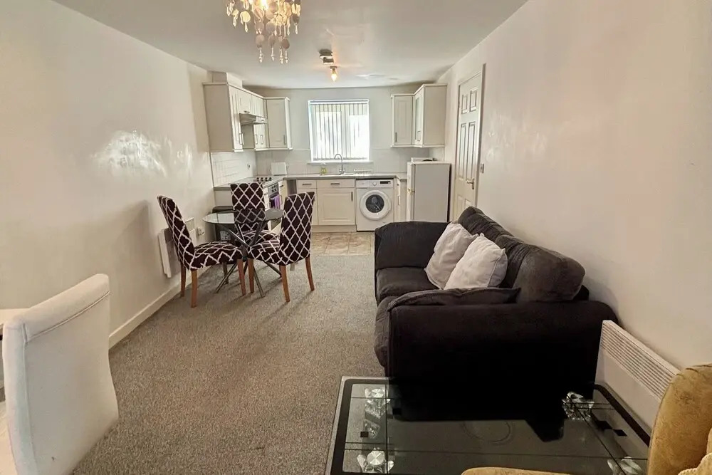 2 Bed Wolverhampton Apartment-sleeps 5