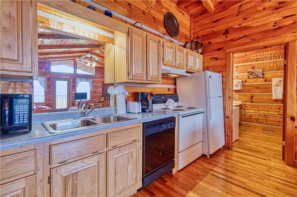 Love Me Tender - Studio Cabin