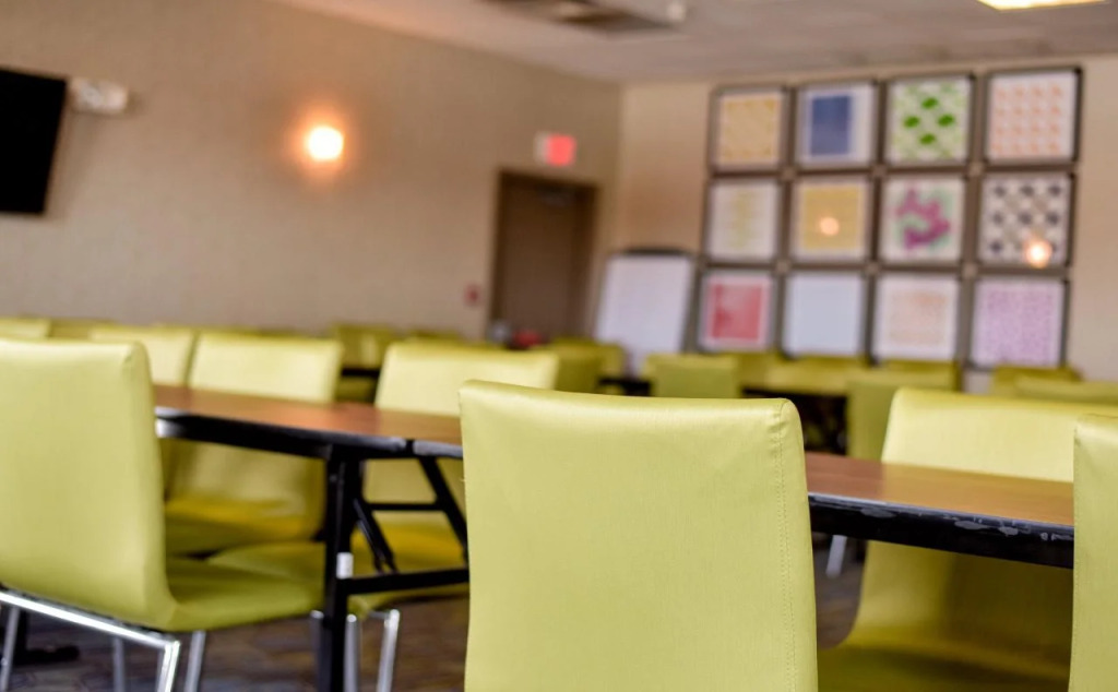Holiday Inn Express Hotel & Suites Maryville by IHG