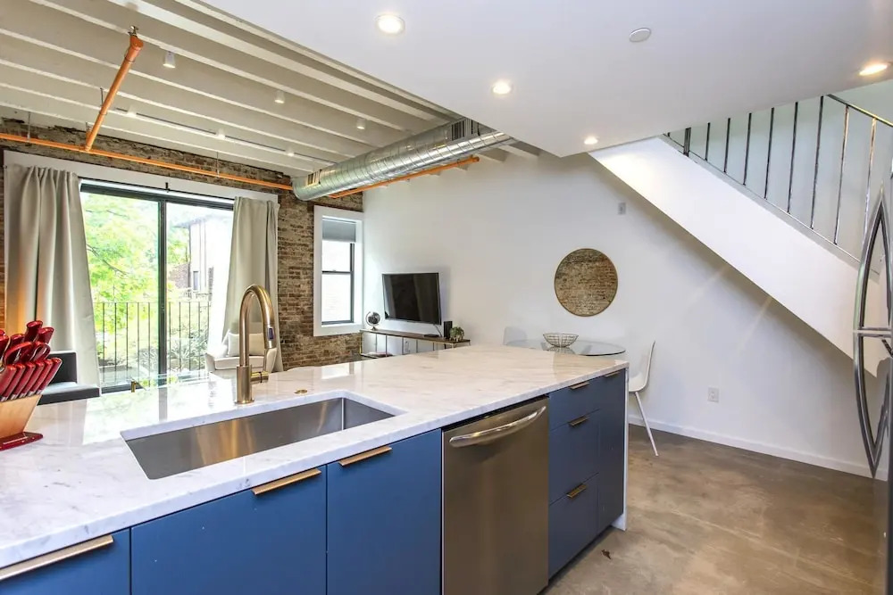 Inventors Loft 3 - Relax/play/explore- Center City