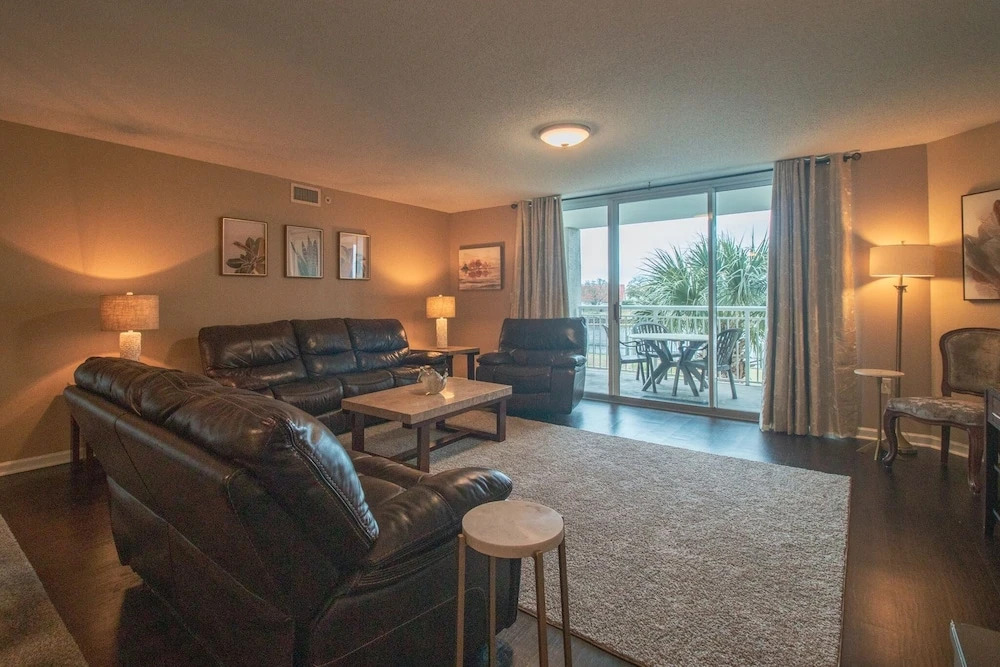 Yacht Club Villas #2-204