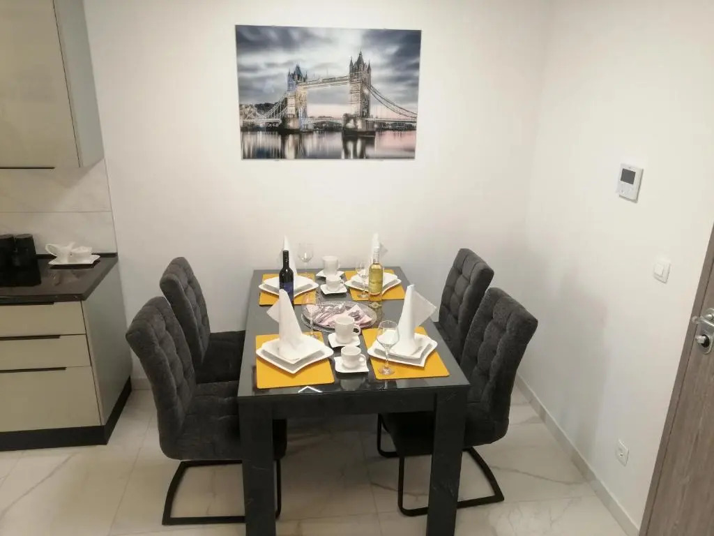 Luxury apartment Queen