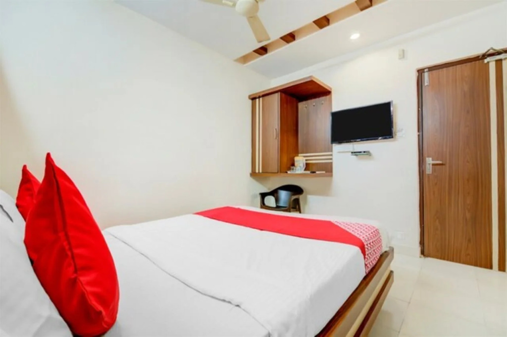 OYO 5660 Hotel Sree Residency
