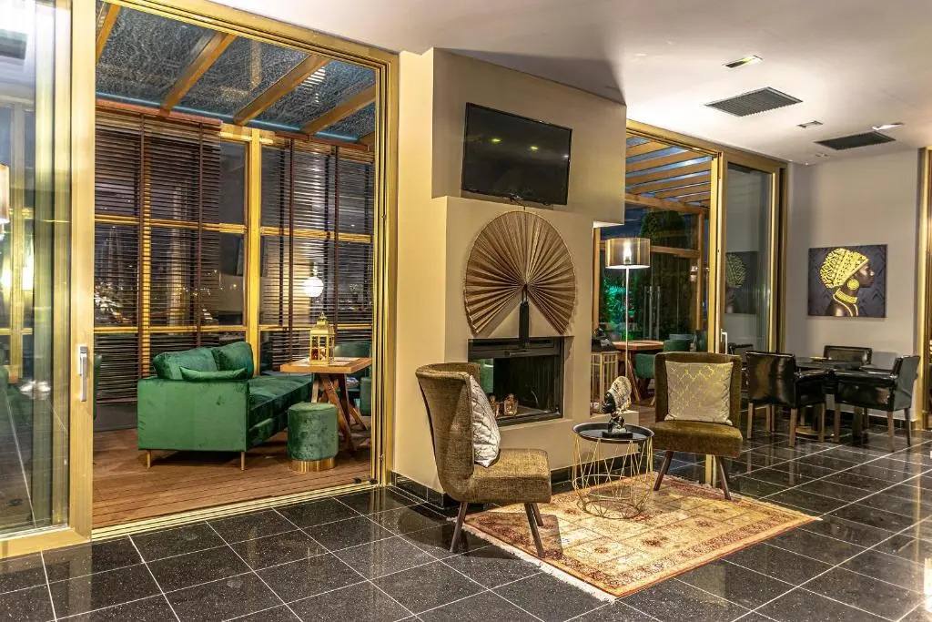 Golden Suites & Spa