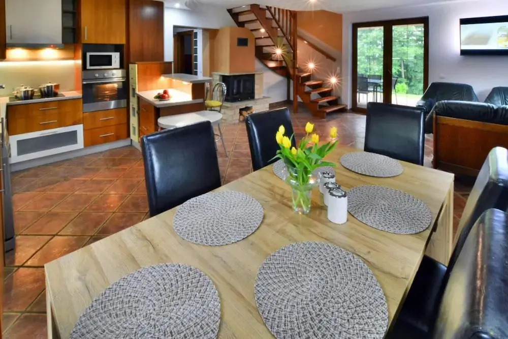 Comfortable, large holiday home with a garden