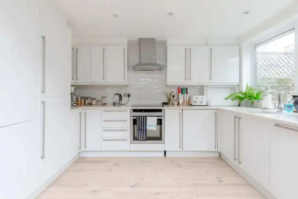 Beautifully Designed 2BD House - by Queen's Park!