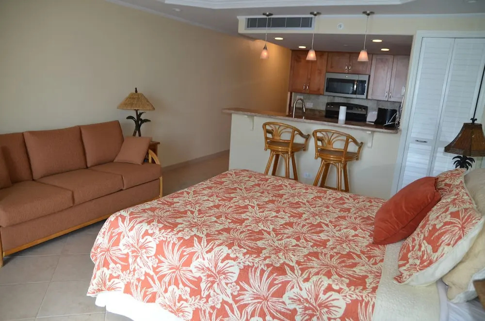 Mahana Resort #612 Studio Bedroom Condo by RedAwning