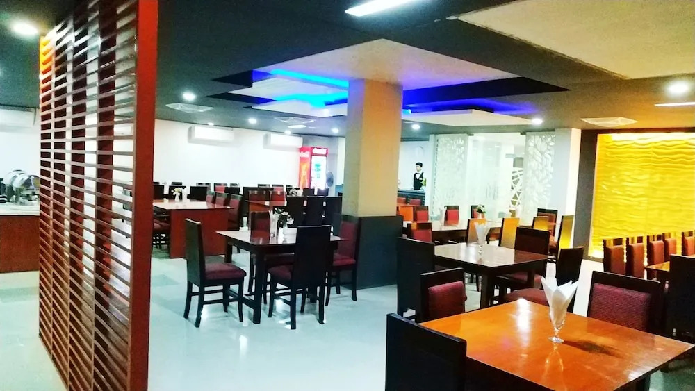 Hotel Khan Palace