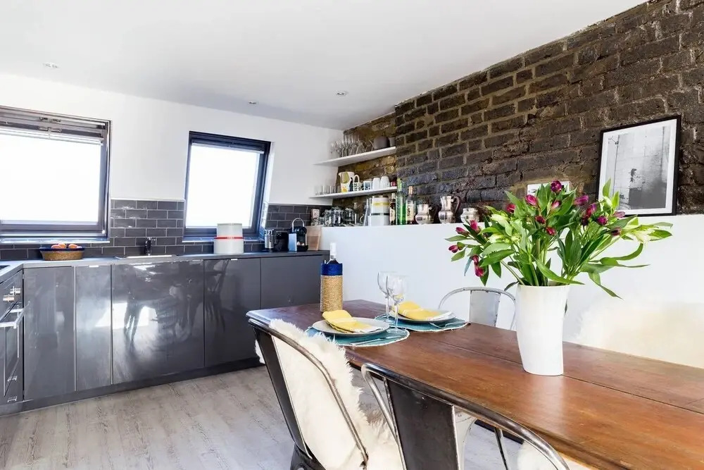 Stylish Fulham 2bed loft flat, 5 min from tube