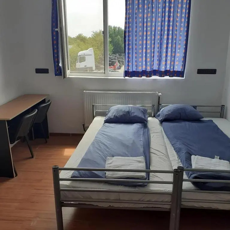 Lexus - Electric Hostel