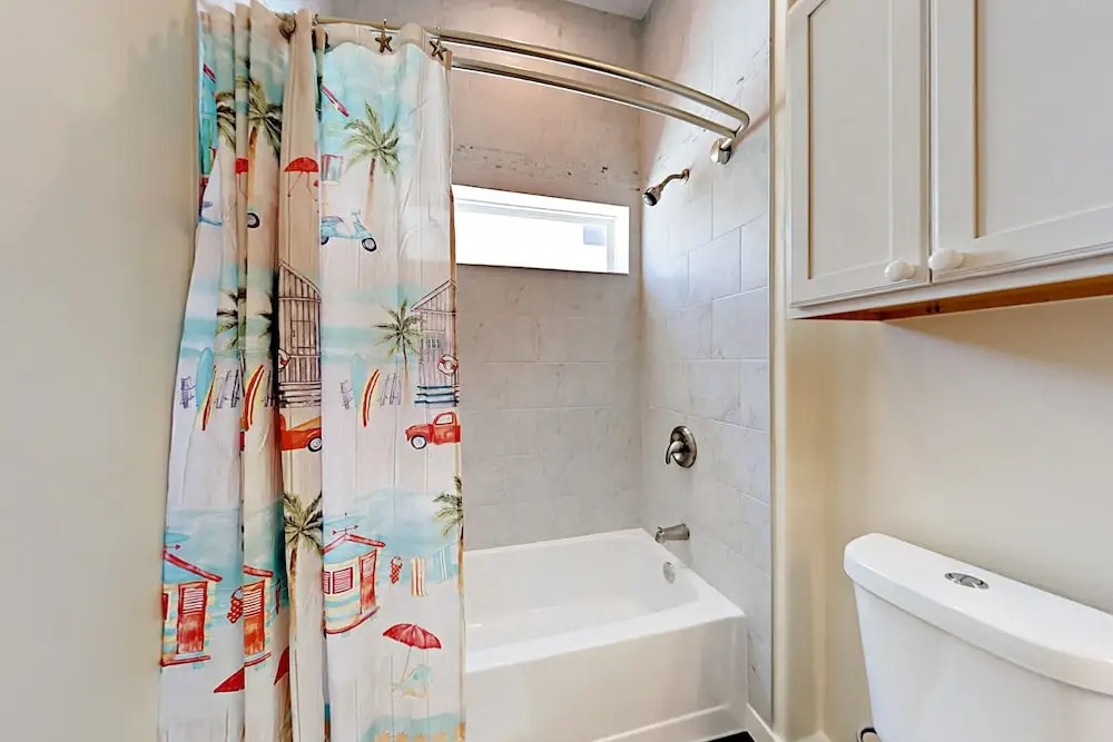 Roomy and Coastal in Port A by RedAwning