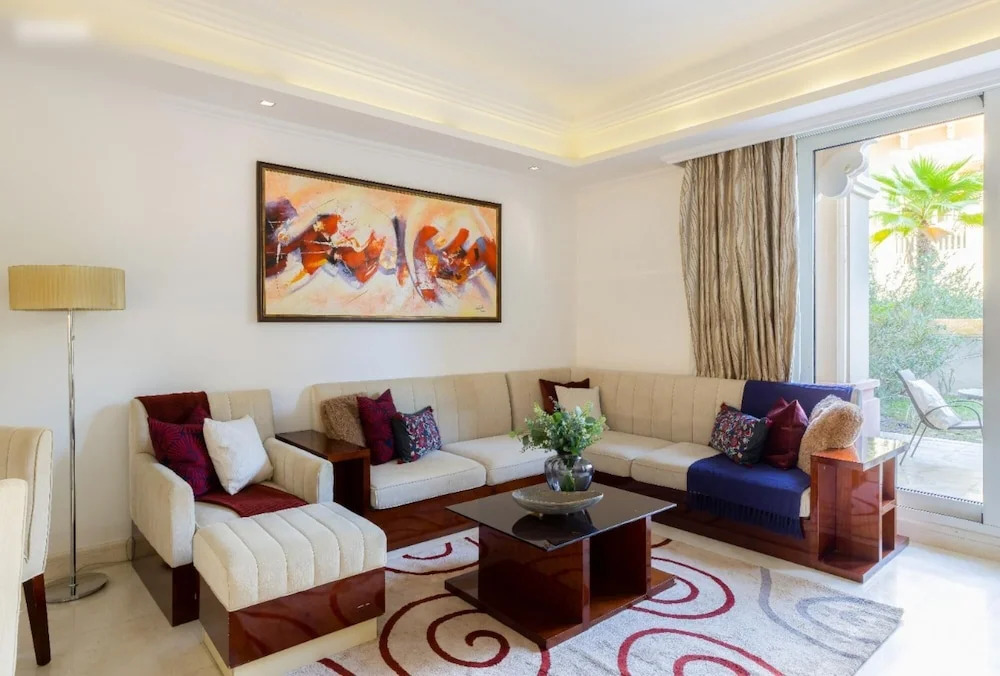 Beachfront Garden 2BR APT in Luxury Resort
