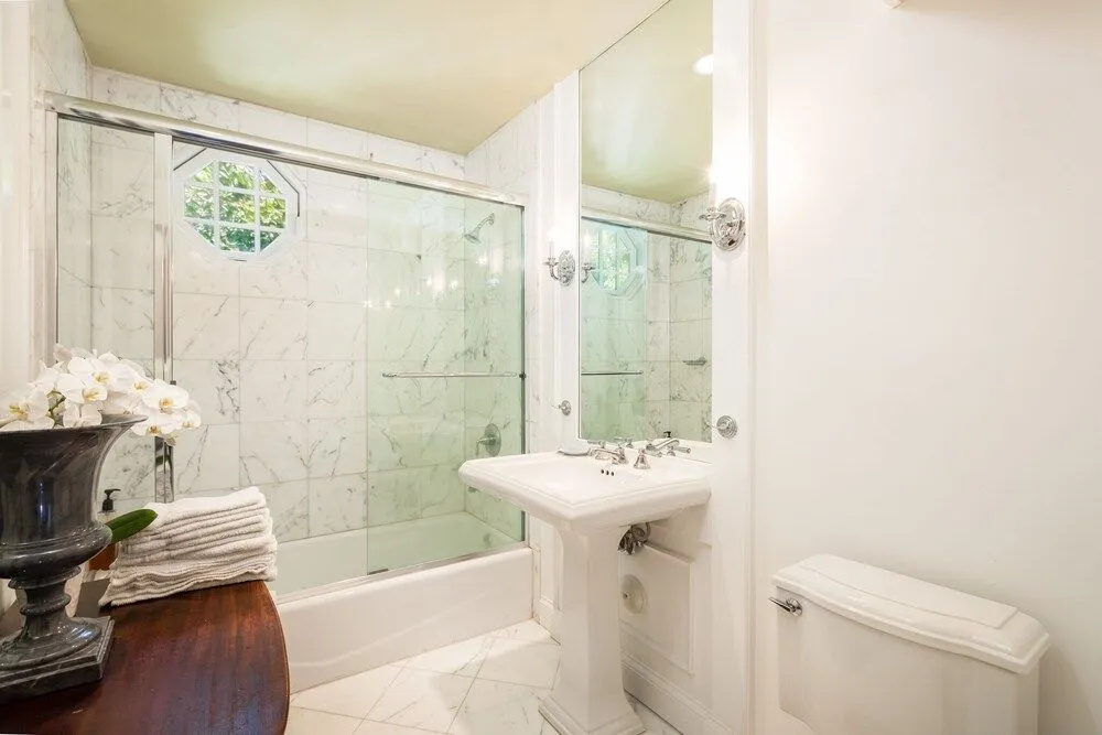 Elegant Home in the Heart of LA 2 Bedrooms 1 Bathroom Duplex
