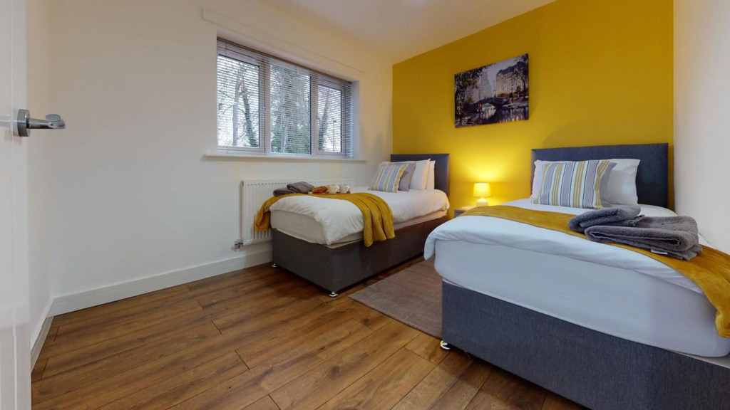Spacious 2 Bedroom Corporate Apartment by Srk Serviced Accommodation