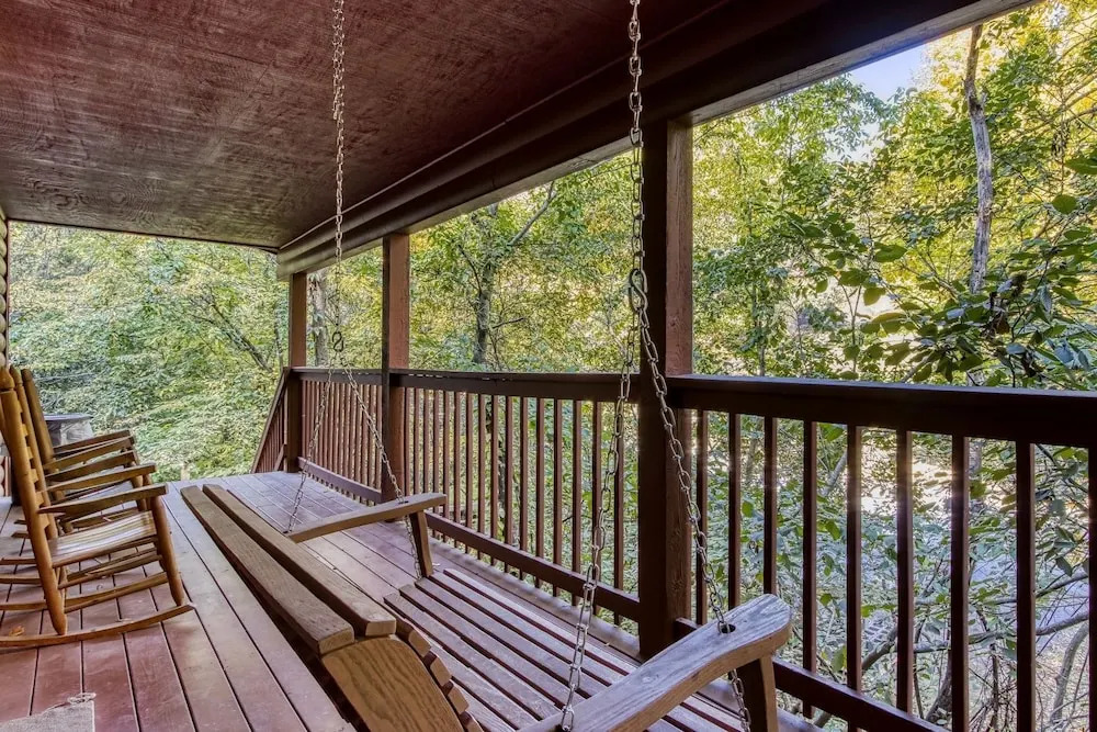 Er38r Grandpa's Getaway - Great Location- Close To Town 2 Bedroom Cabin by RedAwning