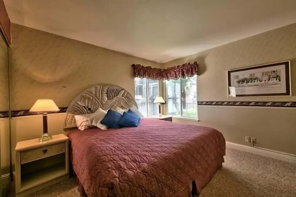 1673 Venice Drive 4 Bedroom Home