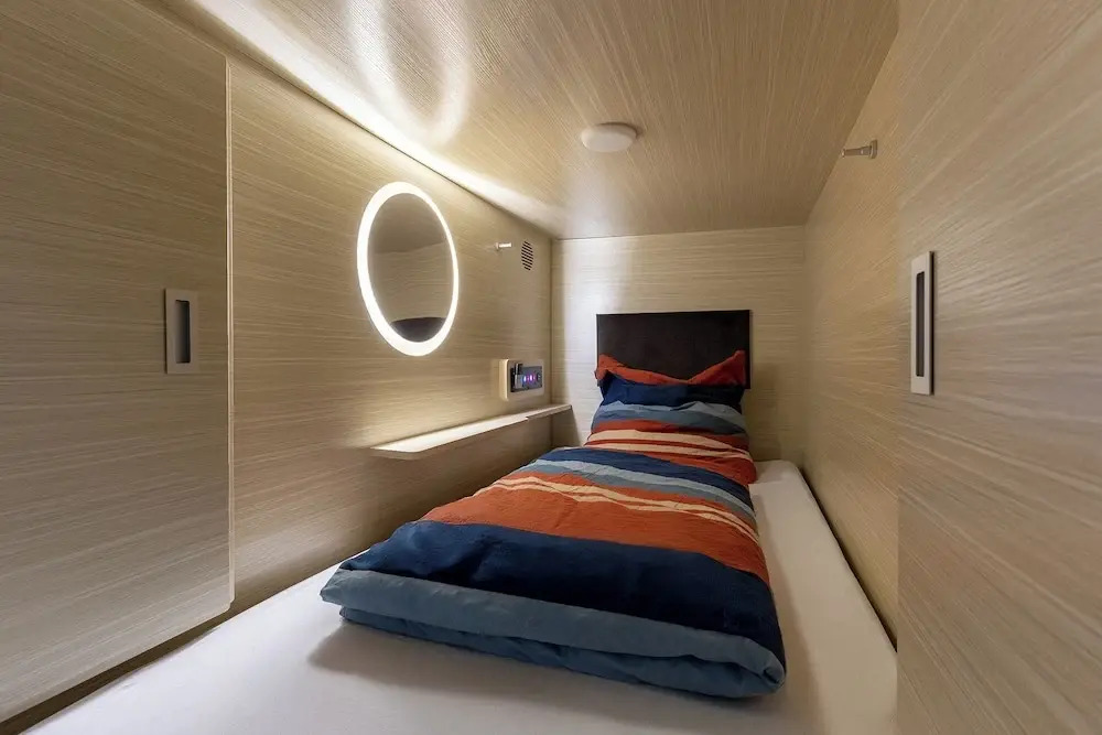 MUE Cubes - Capsule Hotel