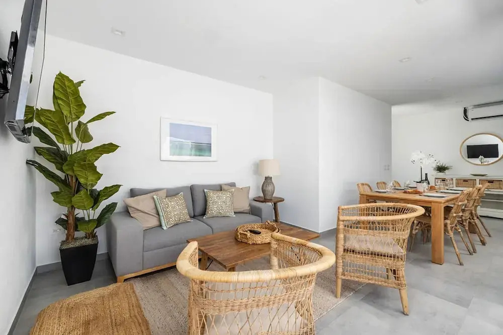 3BR 3BA Newly Built w Private Pool 5 min 2 Beach