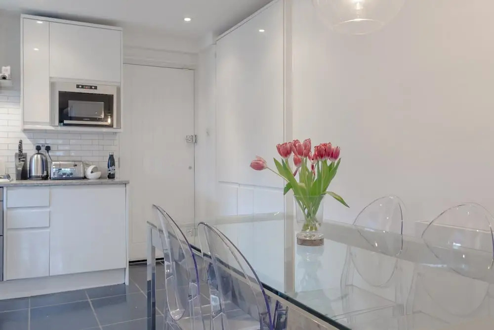 Stunning 2 Bedroom Flat in Converted Church in Bethnal Green