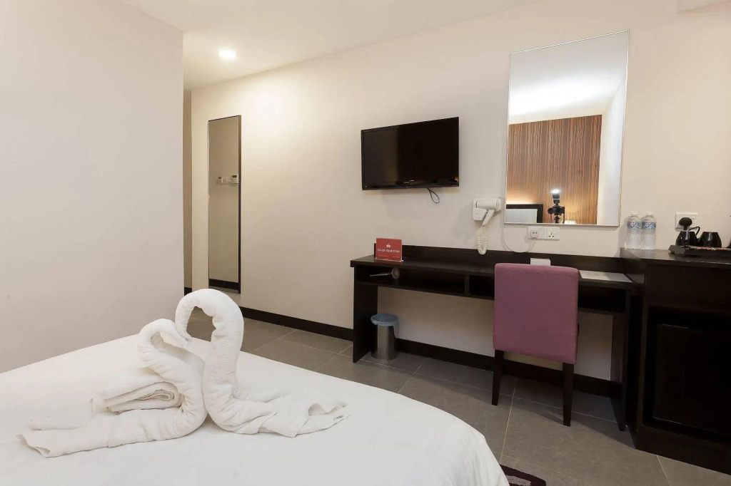 ZEN Rooms Near SOGO