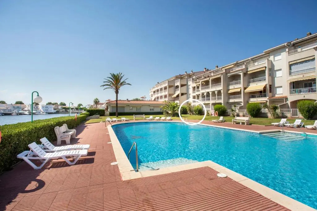 1007 Apartamento planta baja Lago San Maurici