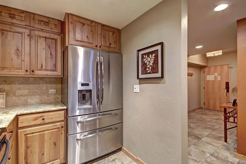 Village at Breckenridge Condos Sleeps 8 - Ski in Out Walk downtown