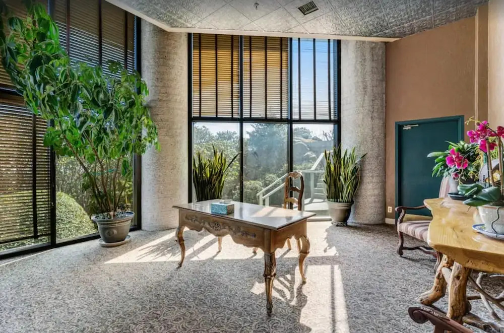 Uhost AI 2BR Condo Scenic Mountain Retreat