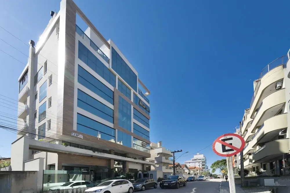 Apartamento 2 Quartos com Piscina - 715