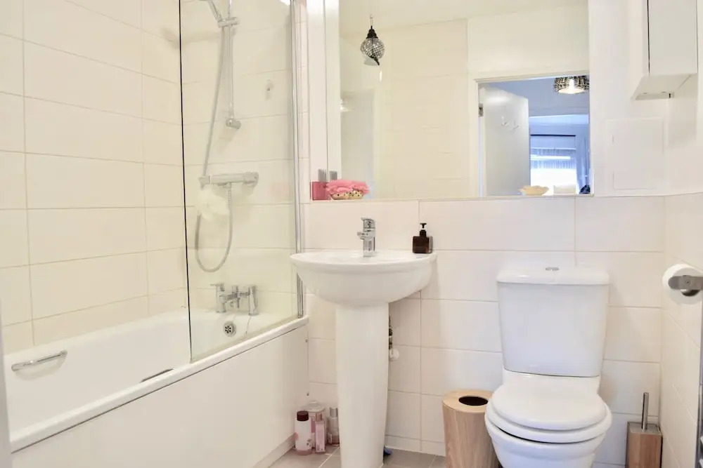 Homely 1 Bedroom Southwark Flat With Balcony