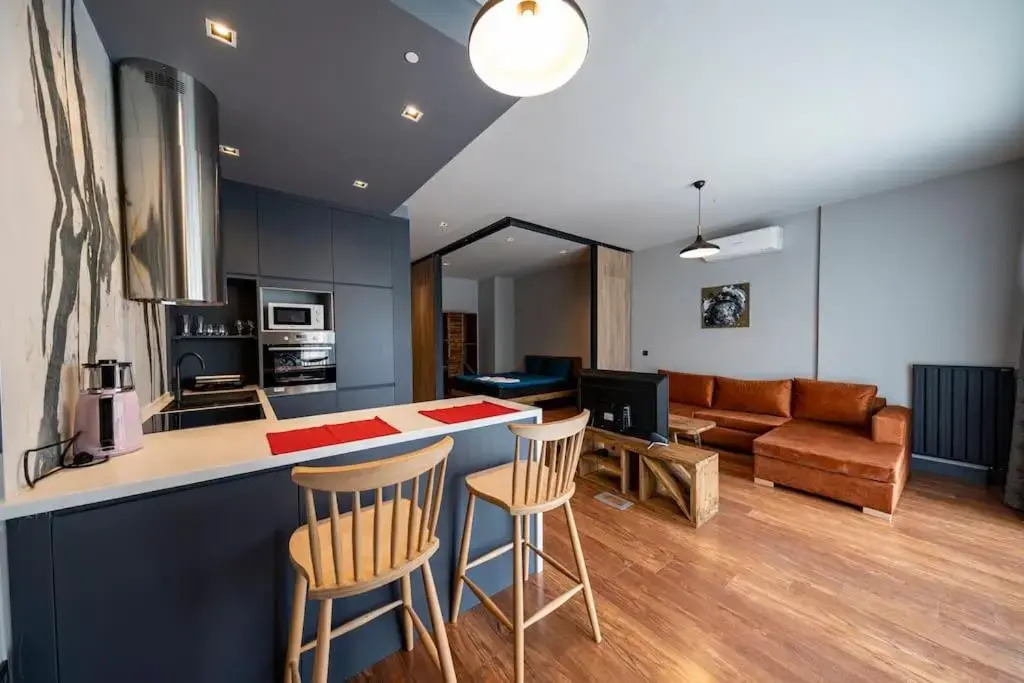 Classy, modern furnished residence-7/24 security ( benesta 121 )
