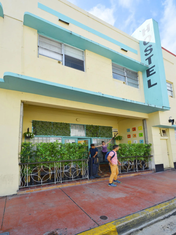 South Beach Rooms and Hostel