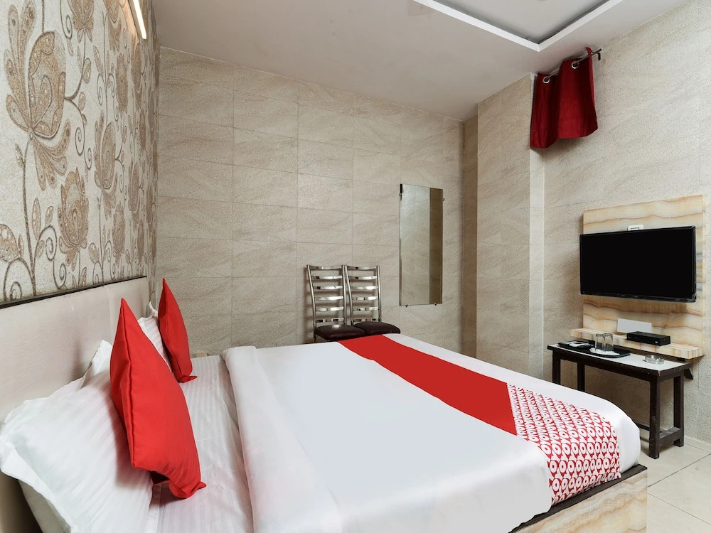 OYO 13027 Flamingo Grand