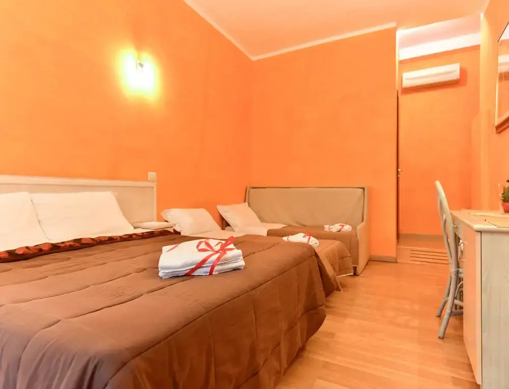 Claudia Suites