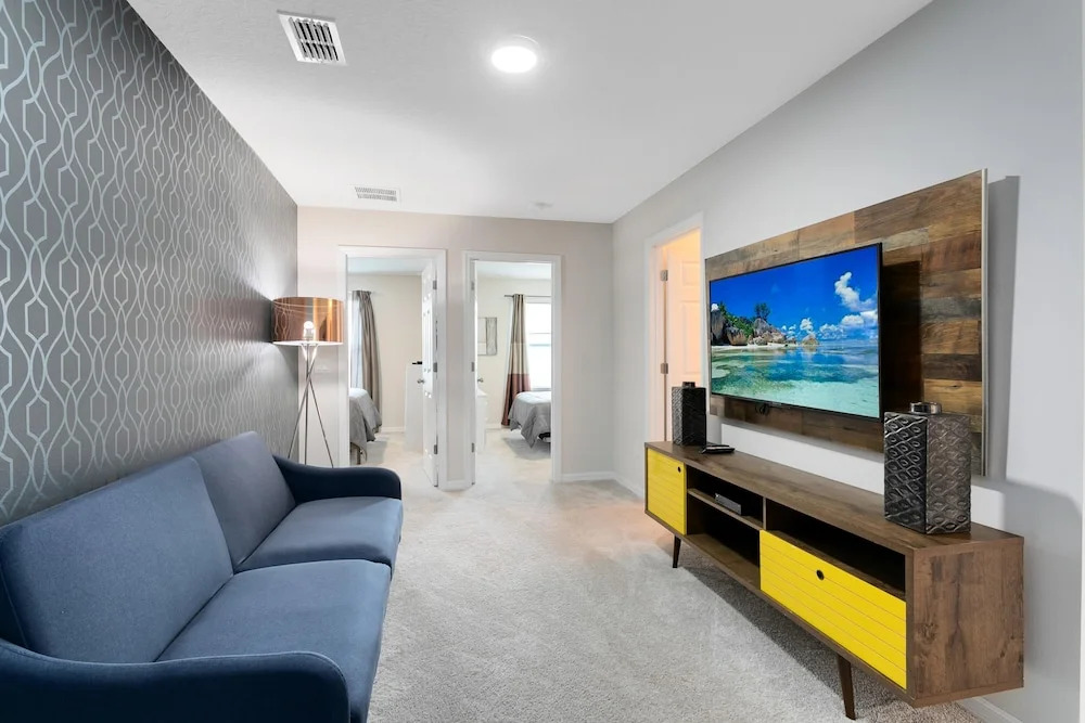 Luxury Town Home With Splash Pool in Solara Resort