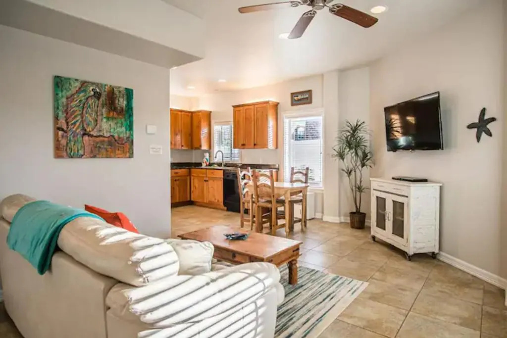 11 Bed Home W/ Pool & Hot tub Steps To Beach Sleeps 16