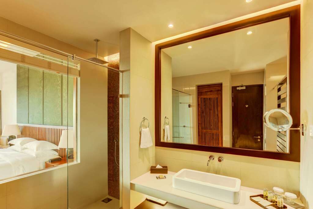 DoubleTree by Hilton Weerawila Rajawarna Resort