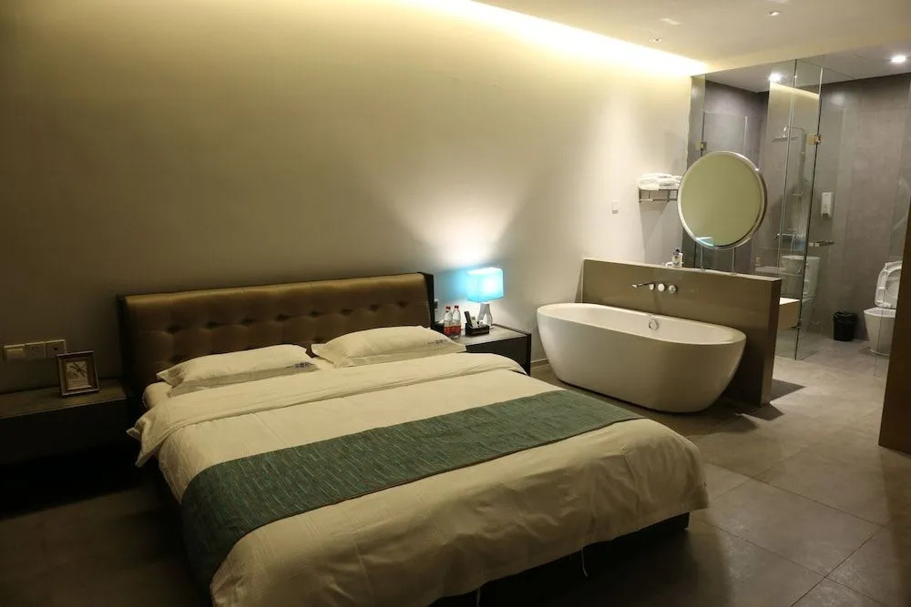 XI Yue Hai Bin Holiday Hotel
