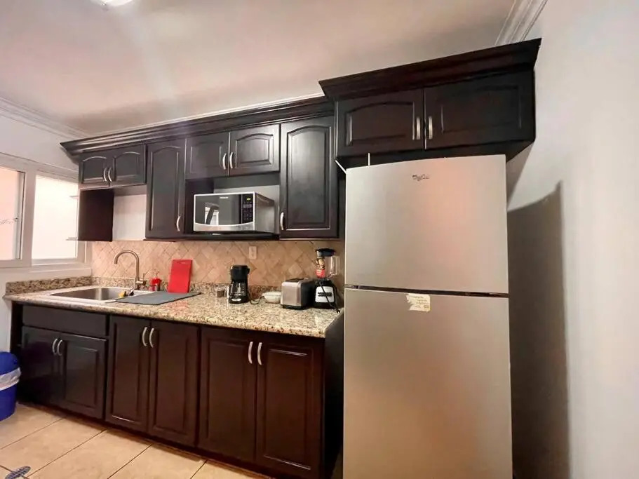 Full Apt. 2BD Near Malls and Rts(2A)