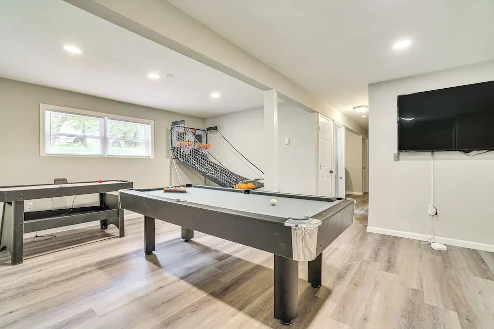 Family-friendly Tobyhanna Home: Lake & Pool Access