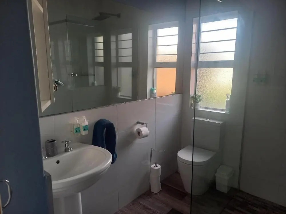 25 On Main Struisbaai